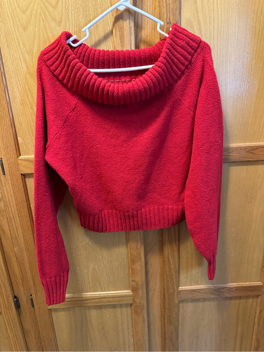 Hollister Women’s Red Off-Shoulder Ribbed Cowl Neck Sweater